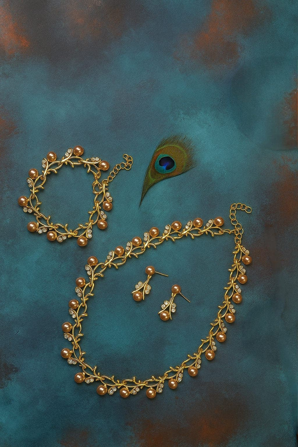 Exquisite Pearl Bridal Set – Necklace & Earrings in Gold Champagne